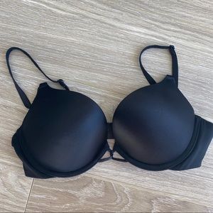 NWOT Victoria Secret Bombshell Plunge Bra